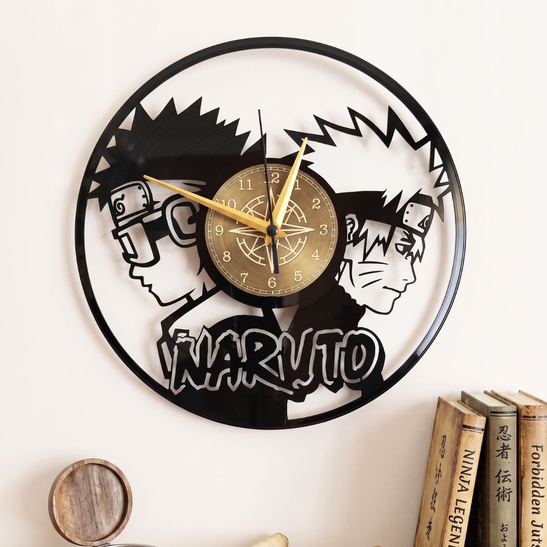 Orologio in Vinile Ispirato a "Naruto" – Intagliato a Mano con Naruto e Obito – Design Artigianale Silenzioso