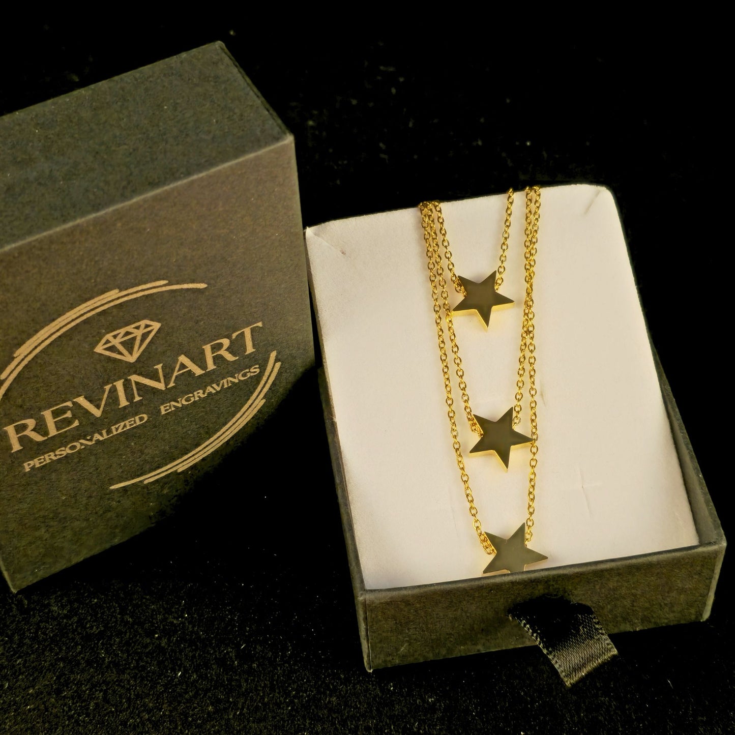 collana tre stelle – iniziali incise (oro o argento)