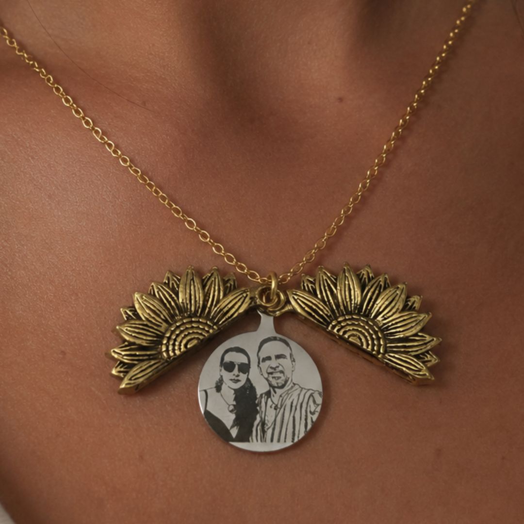 Collana Girasole con Foto Incisa e Dedica Segreta personalizzata