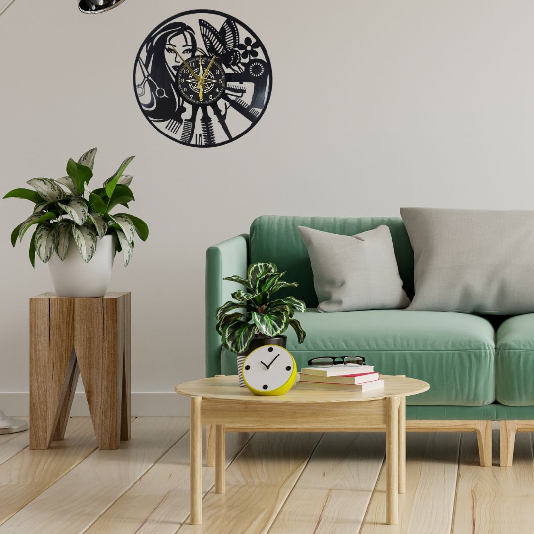Orologio da Parete in Vinile “Hair Stylist” – Design Artistico per Parrucchieri