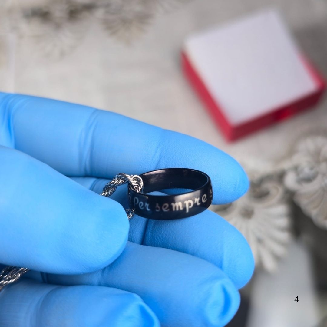 Collana "Per Sempre Sì" – Pendente Anello Personalizzato con Iniziali