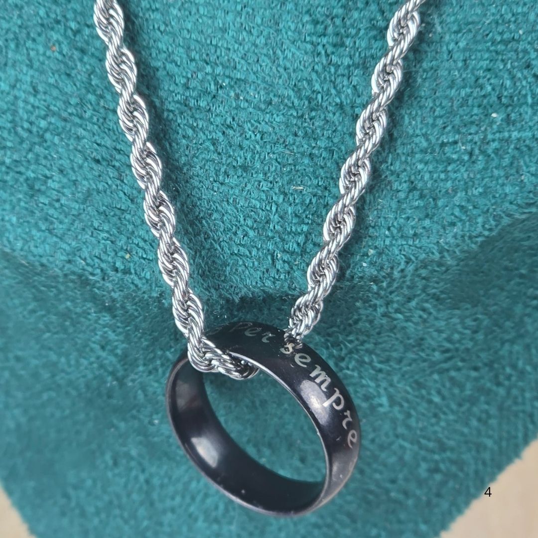 Collana "Per Sempre Sì" – Pendente Anello Personalizzato con Iniziali