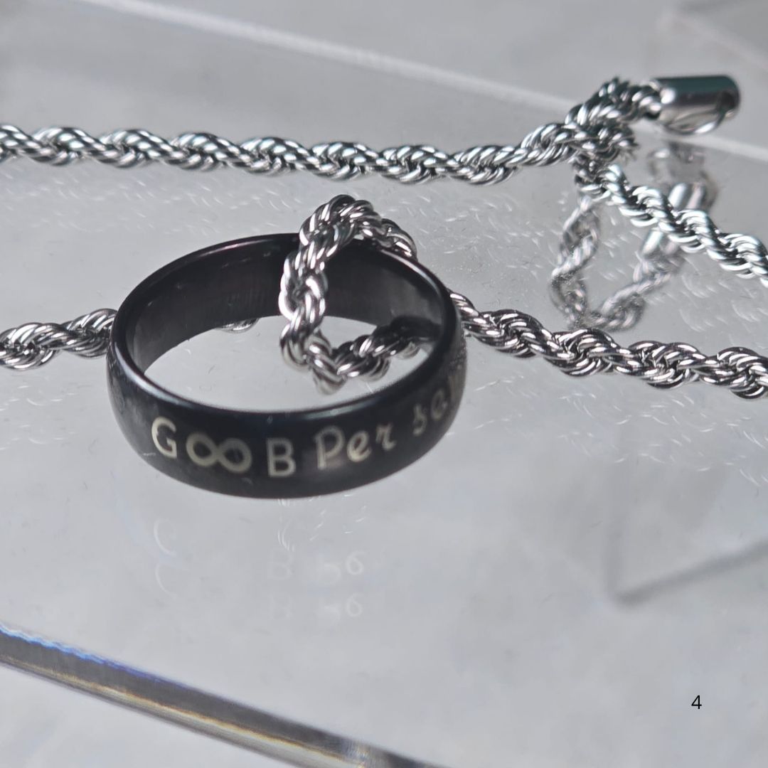 Collana "Per Sempre Sì" – Pendente Anello Personalizzato con Iniziali