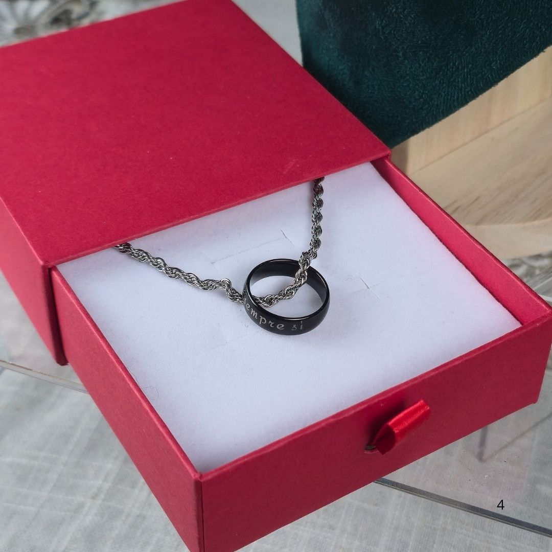 Collana "Per Sempre Sì" – Pendente Anello Personalizzato con Iniziali